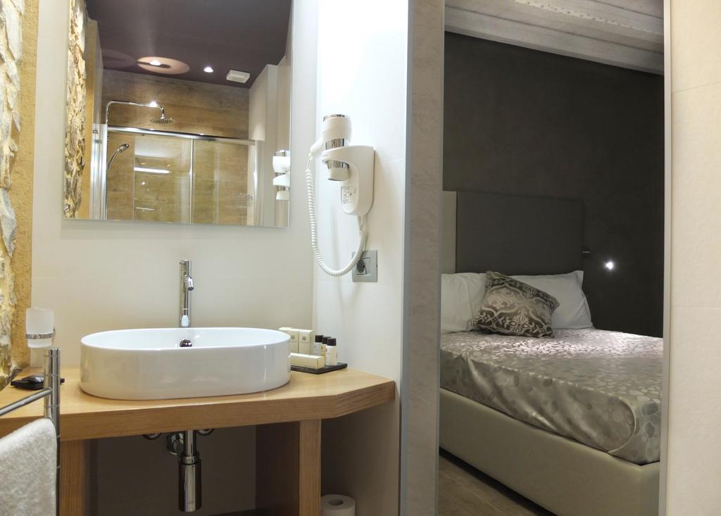 Notti O' Tunn Luxury Rooms In Centro Geraci Siculo Eksteriør bilde
