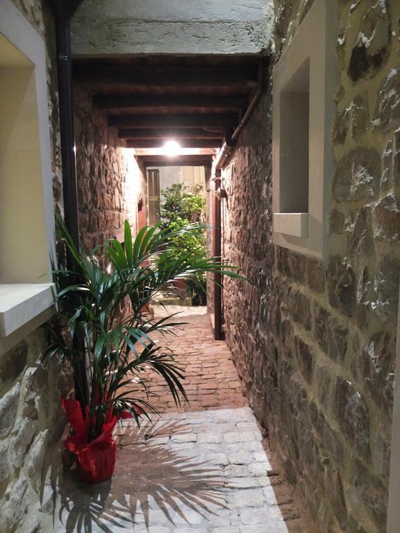 Notti O' Tunn Luxury Rooms In Centro Geraci Siculo Eksteriør bilde